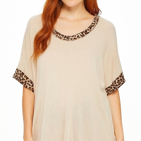 Umgee Cream Tunic with Leopard Trim - Picture 5 of 5